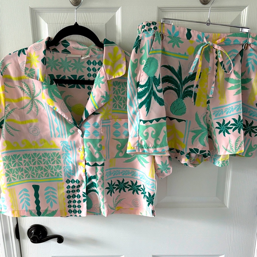 RACHEL ZOE Pink and Green Tropical Print Top CASUAL wear/pajamas